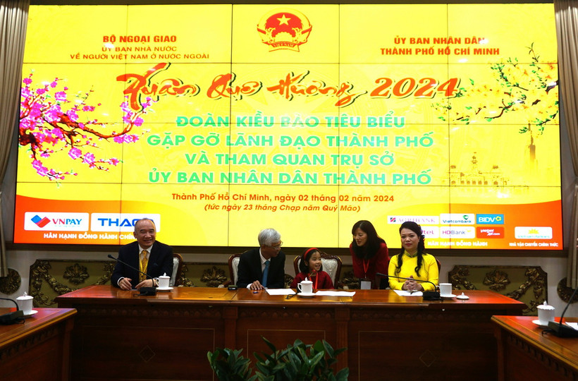 Kiều bào nhỏ tuổi giao lưu tại chương trình. (Ảnh: Thu Hoài/TTXVN)