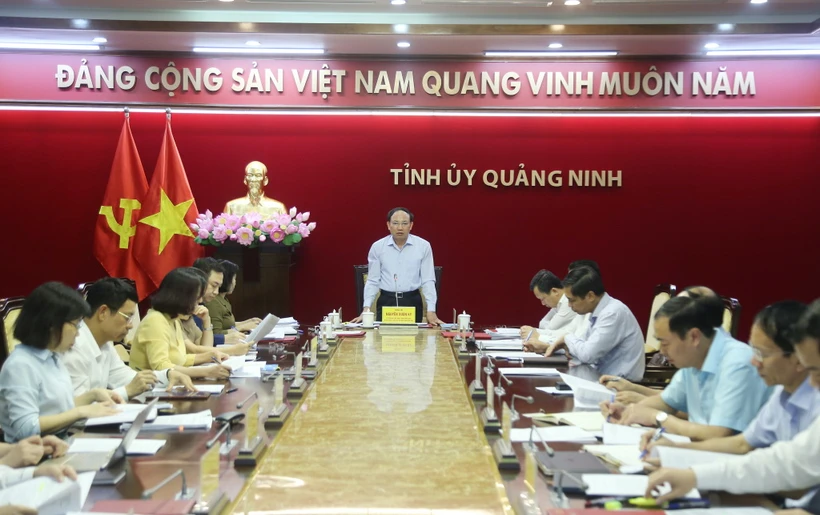 Ông Nguyễn Xuân Ký, Ủy viên Trung ương Đảng, Bí thư Tỉnh ủy, Chủ tịch HĐND tỉnh chủ trì giao ban Thường trực Tỉnh ủy về rà soát các dự án giao thông trọng điểm. (Nguồn: báo Quảng Ninh)