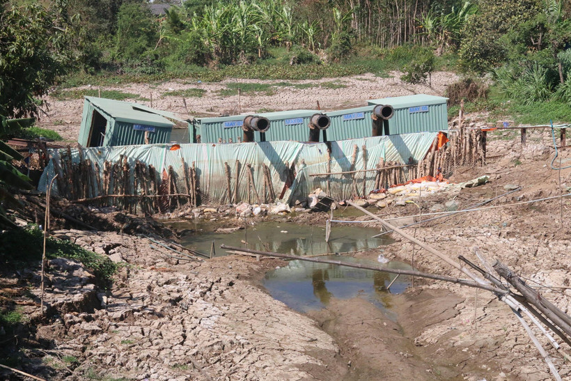 Hạn mặn gay gắt đang diễn ra trên diện rộng ở nhiều địa phương (Ảnh: Nguyễn Minh Trí) 
