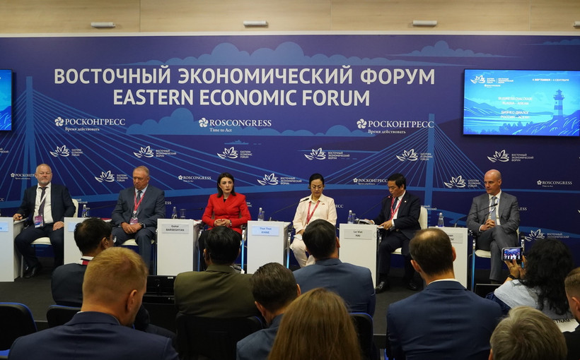 Phiên đối thoại doanh nghiệp Nga-ASEAN tại Diễn đàn Kinh tế phương Đông lần thứ IX. (Ảnh: Duy Trinh/TTXVN)