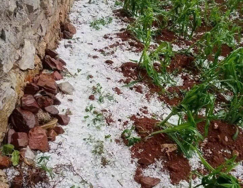 Mưa đá. (Ảnh: TTXVN phát)