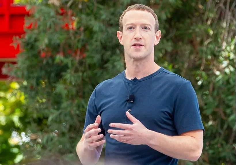 Người sáng lập và người đứng đầu Meta Group của Facebook, Mark Zuckerberg, giới thiệu các thiết bị mới và dịch vụ AI tại hội nghị nhà phát triển Meta Connect, ngày 27/9/2023. (Nguồn: AP)