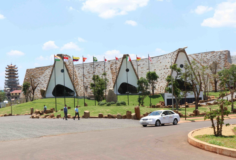 Bảo tàng thế giới càphê điểm nhấn kiến trúc giữa lòng thành phố Buôn Ma Thuột. (Ảnh: Phạm Cường/TTXVN)