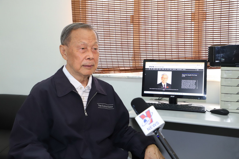 Nhà nghiên cứu Lý Minh Hán trả lời phỏng vấn về Tổng Bí thư Nguyễn Phú Trọng. (Ảnh: Xuân Vịnh/TTXVN)