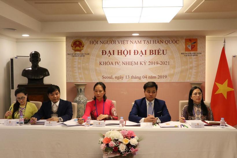 Đoàn Chủ tịch điều hành Đại hội. (Ảnh: PV/Vietnam+)