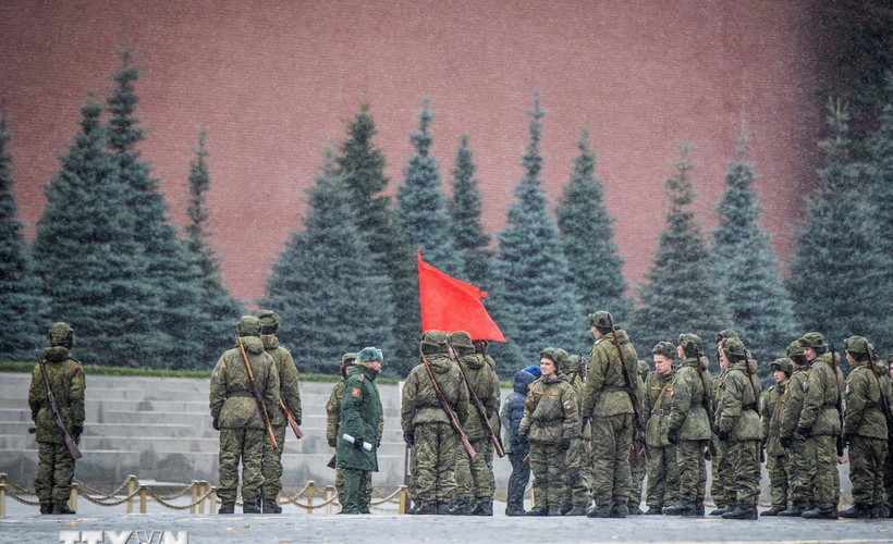 Binh sỹ Nga tại Moskva. (Ảnh: AFP/TTXVN)