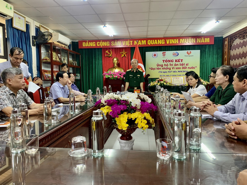 Trung tướng Hoàng Khánh Hưng, Chủ tịch Hội hỗ trợ gia đình liệt sỹ Việt Nam, phát biểu tại Hội nghị. (Ảnh: Hạnh Quyên/TTXVN)