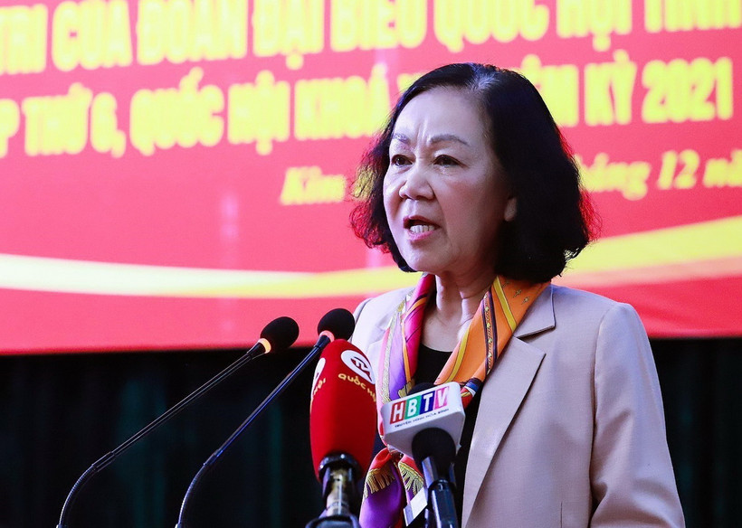 Thường trực Ban Bí thư Trương Thị Mai phát biểu tại buổi tiếp xúc cử tri. (Ảnh: Trọng Đạt/TTXVN)