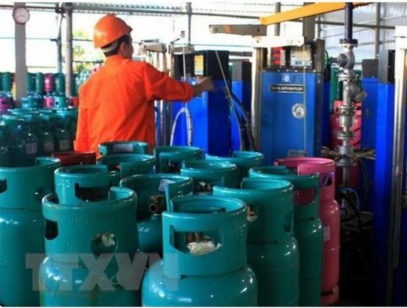 Giá gas bán lẻ giảm. (Ảnh: Đỗ Phương Anh/TTXVN)