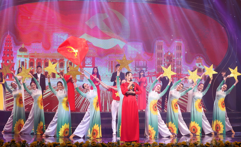 Tiết mục nghệ thuật biểu diễn trong chương trình. (Ảnh: Phương Hoa/TTXVN)