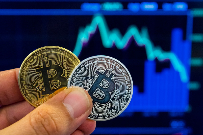 Hình ảnh mô phỏng đồng tiền điện tử Bitcoin. (Ảnh: AFP/TTXVN)
