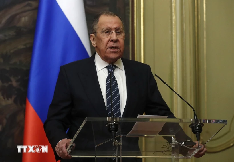 Ngoại trưởng Nga Sergei Lavrov phát biểu trong một cuộc họp báo ở Moskva. (Ảnh: AFP/TTXVN)