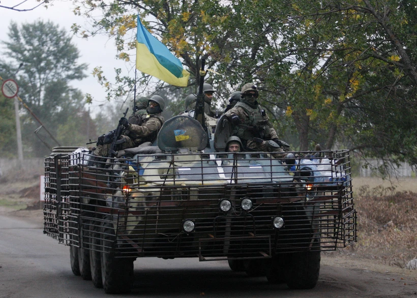 Binh sỹ Ukraine tuần tra tại thành phố Kramatorsk ở vùng Donetsk. (Ảnh: AFP/TTXVN)
