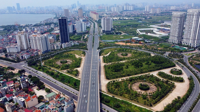 Đường Võ Chí Công nối cầu Nhật Tân với trung tâm thành phố Hà Nội. (Ảnh: Huy Hùng/TTXVN)