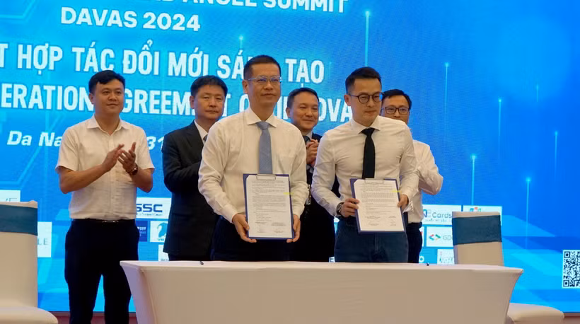 Sở Khoa học và Công nghệ thành phố Đà Nẵng ký kết hợp tác với KILSA Global (Tổ chức thúc đẩy kinh doanh và đầu tư khu vực châu Á) về hỗ trợ thúc đẩy tăng tốc cho Startup. (Ảnh: Quốc Dũng/TTXVN)