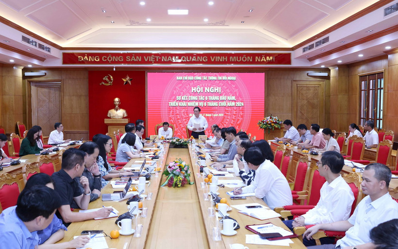 Ông Nguyễn Trọng Nghĩa, ủy viên Bộ Chính trị, Bí thư Trung ương Đảng, Trưởng Ban Tuyên giáo Trung ương, Trưởng Ban Chỉ đạo chủ trì hội nghị. (Ảnh: Phương Hoa/TTXVN)
