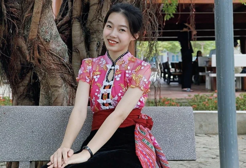 Tân thủ khoa khối C toàn quốc Lương Thị Hồng Thu. (Ảnh: TTXVN phát)
