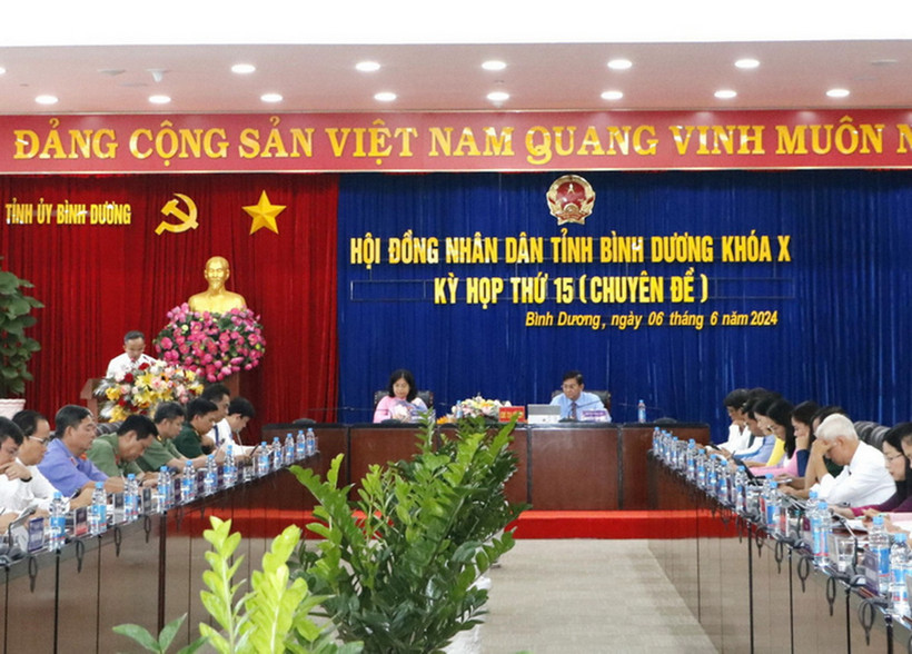 Kỳ họp thứ 15 (chuyên đề), Hội đồng Nhân dân tỉnh Bình Dương, khóa X. (Nguồn: báo Bình Dương)