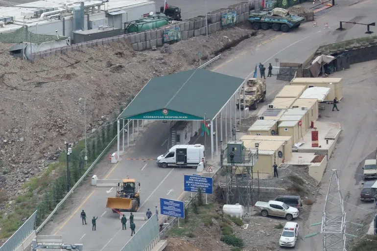 Một điểm qua biên giới giữa Armenia và Azerbaijan. (Nguồn: Reuters)
