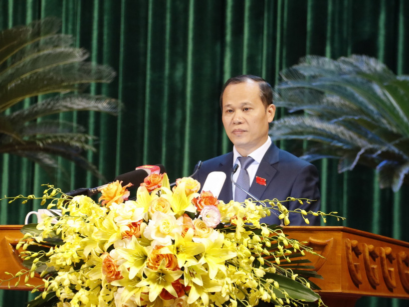 Quyền Chủ tịch Ủy ban Nhân dân tỉnh Bắc Giang Mai Sơn phát biểu tại Kỳ họp. (Ảnh: Đồng Thúy/TTXVN)