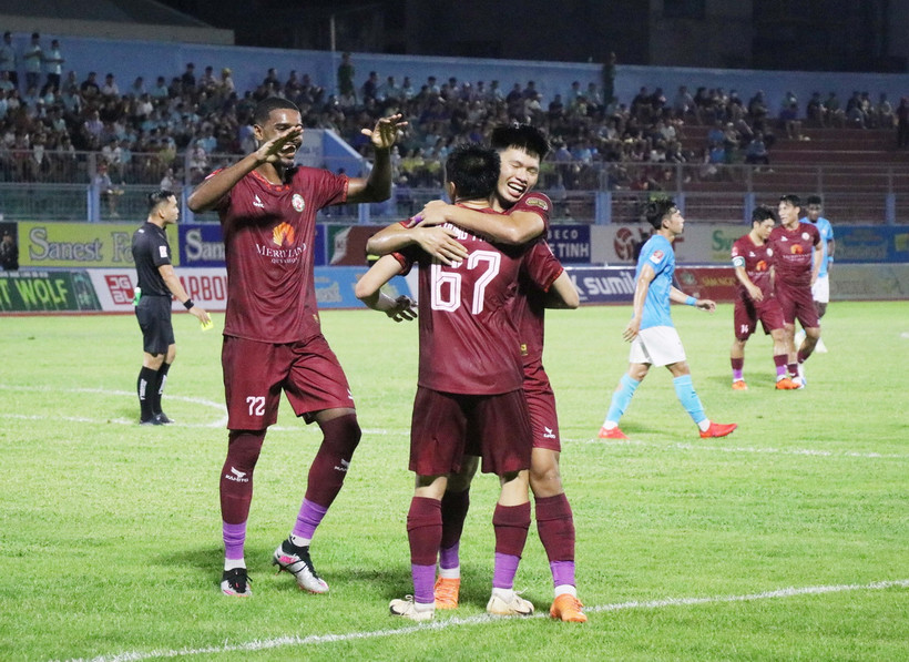 Niềm vui của các cầu thủ Merry Land Quy Nhơn - Bình Định. (Ảnh Đặng Tuấn/TTXVN)