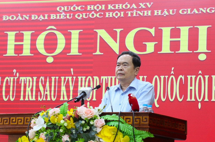 Phó Chủ tịch Thường trực Quốc hội Trần Thanh Mẫn phát biểu tại buổi tiếp xúc cử tri. (Ảnh: Nguyễn Hằng/TTXVN)