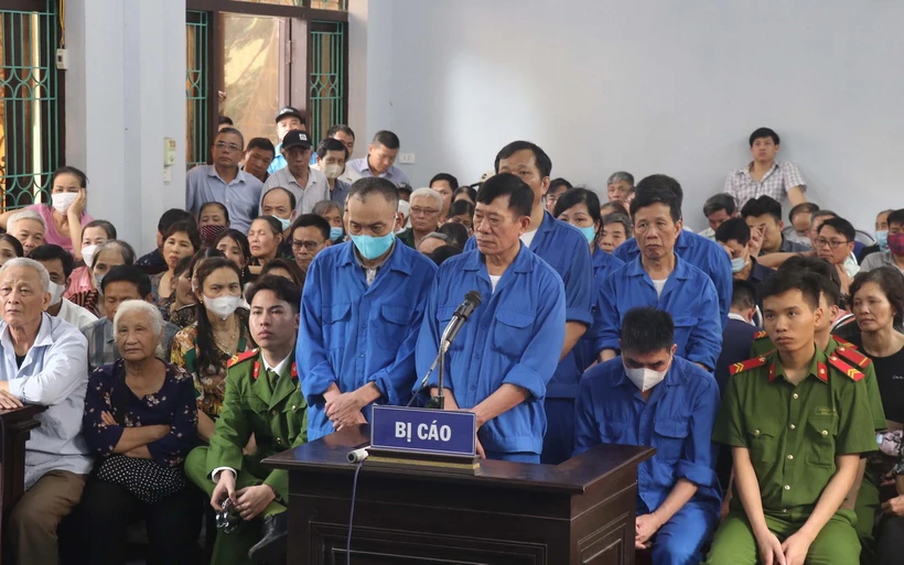 Quang cảnh phiên tòa. (Ảnh: Đinh Văn Nhiều/TTXVN)