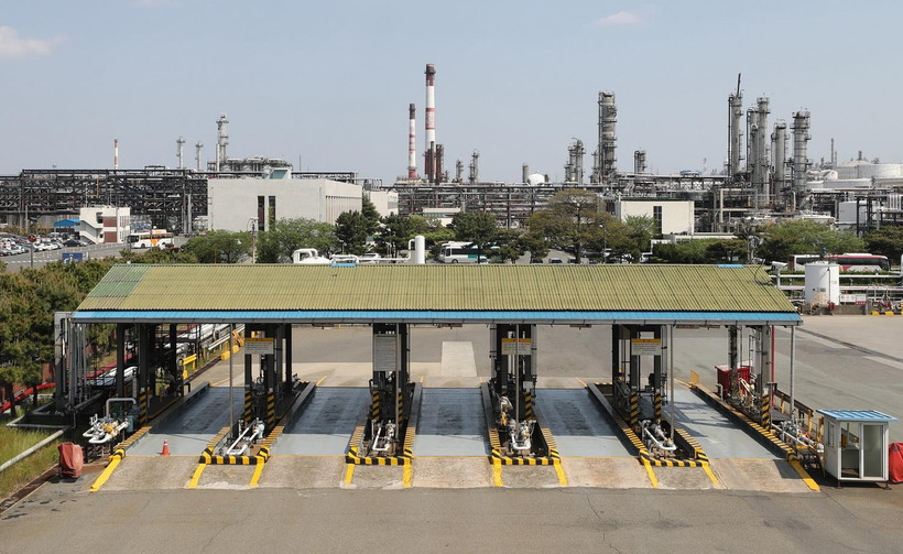 Một nhà máy lọc dầu tại Ulsan, cách thủ đô Seoul của Hàn Quốc 414km về phía Đông Nam, ngày 23/4 vừa qua. (Ảnh: Yonhap/TTXVN)