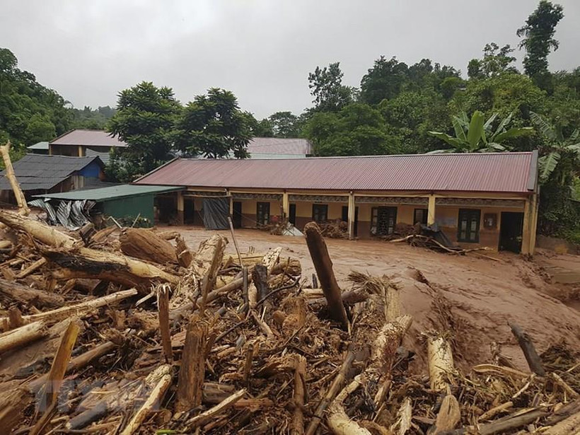 Lũ tại khu nhà nội trú Trường Tiểu học Nậm Nhừ. (Ảnh: Xuân Tư/TTXVN) 