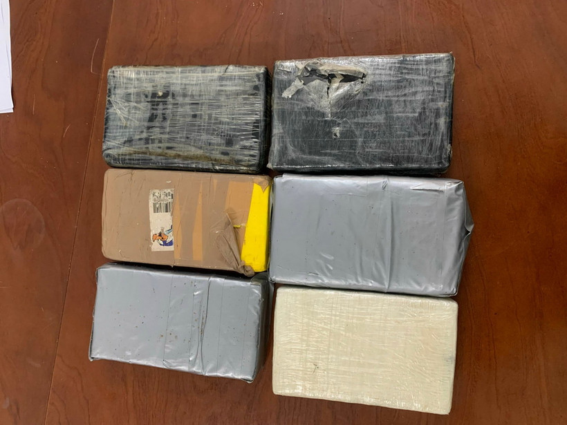 Hình dạng đồ vật nghi chứa chất cấm. (Ảnh: TTXVN phát)