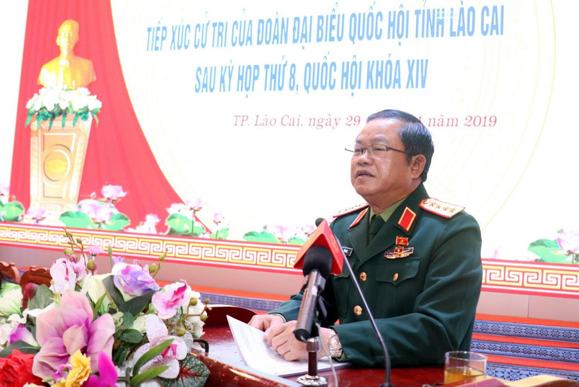 Phó Chủ tịch Quốc hội Đỗ Bá Tỵ phát biểu tại buổi tiếp xúc cử tri. (Ảnh: Quốc Khánh/TTXVN)