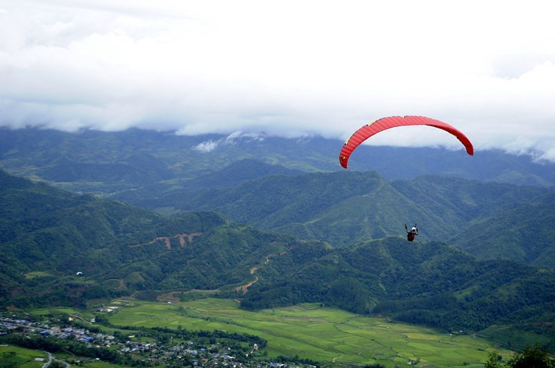 Các vận động viên xuất phát từ bản du lịch cộng đồng Sì Thâu Chải, xã Hồ Thầu, Tam Đường, tỉnh Lai Châu. (Ảnh: Việt Hoàng/TTXVN)