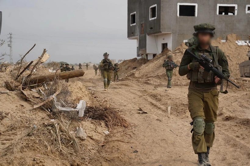 Binh sỹ Israel tiến hành chiến dịch quân sự tại Dải Gaza ngày 1/1 vừa qua. (Ảnh: THX/TTXVN)
