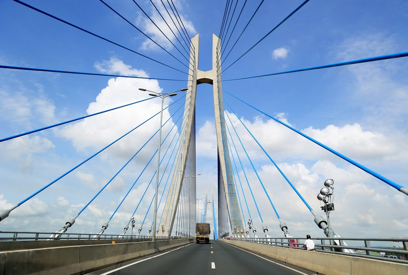 Tuyến cao tốc Cao Lãnh-Lộ Tẻ, đoạn cầu Vàm Cống bắc qua sông Hậu, nối huyện Lấp Vò, tỉnh Đồng Tháp với quận Thốt Nốt, thành phố Cần Thơ. (Ảnh: Hồng Đạt/TTXVN)