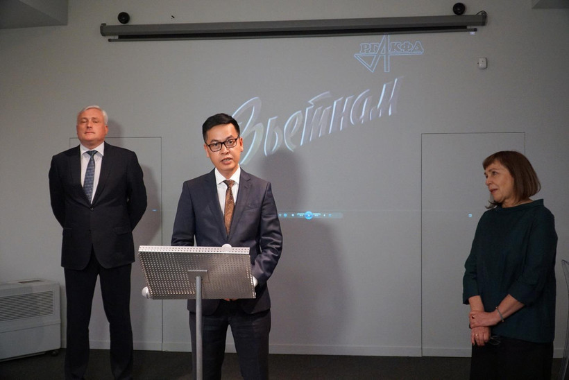 Cục trưởng Cục Văn thư và Lưu trữ quốc gia Việt Nam Đặng Thanh Tùng phát biểu khai mạc Triển lãm và nhấn mạnh đến hiệu quả trong công tác lưu trữ. (Ảnh: Lê Hằng/Vietnam+)