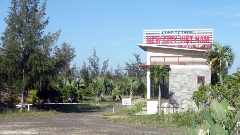 Dự án New City là tổ hợp du lịch cao cấp nhưng sau gần 16 năm triển khai, dự án hiện vẫn là khu đất trống. (Ảnh: Xuân Triệu/TTXVN)