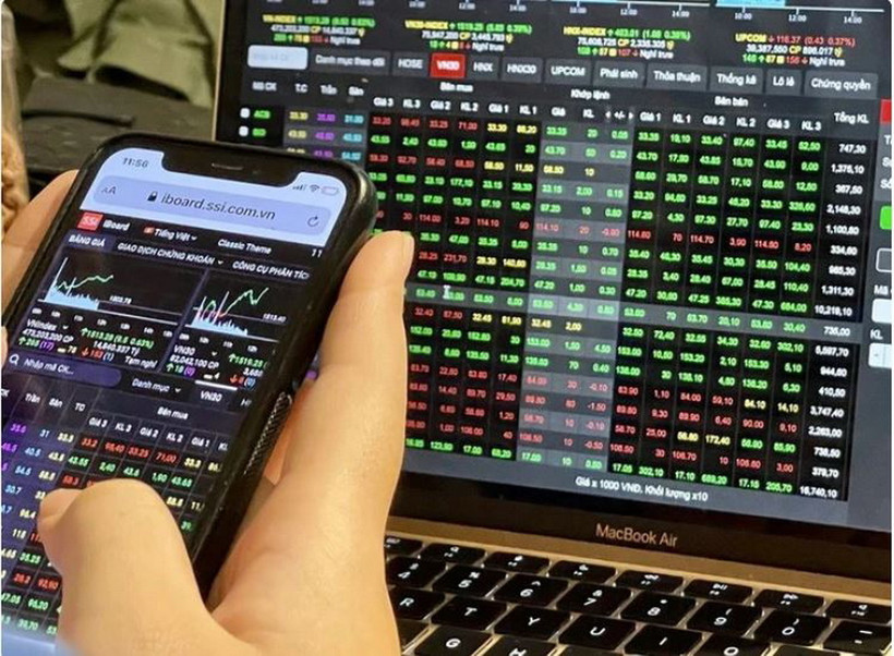 Một phiên giao dịch. (Ảnh: Vietnam+)