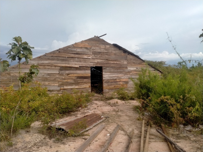 Các căn nhà người dân tự ý dựng trong phạm vi dự án Thủy lợi Ia Mơr, có dấu hiệu lợi dụng chính sách bồi thường giải phóng mặt bằng. (Ảnh: Hồng Điệp/TTXVN)