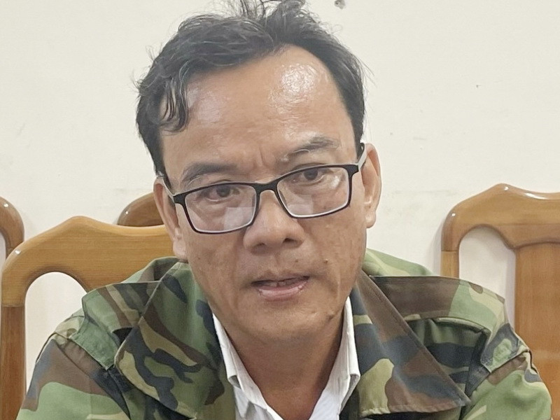 Bị can Nguyễn Văn Chánh, cựu Trưởng phòng Tài Nguyên và Môi trường kiêm Phó Chủ tịch Hội đồng bồi thường, hỗ trợ, tái định cư của huyện Phú Tân tại cơ quan Cảnh sát Điều tra. (Ảnh: TTXVN phát)