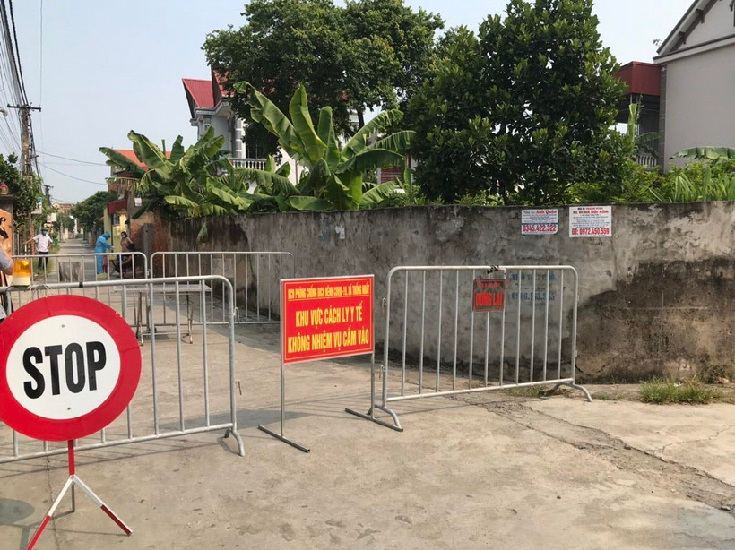 Khu vực cách ly y tế ở thôn Khay, xã Thống Nhất, huyện Gia Lộc. (Ảnh: Mạnh Tú/TTXVN)