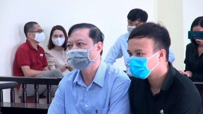 Bị cáo Nguyễn Chí Phương (nguyên Trưởng công an thành phố Thanh Hóa) bị truy tố về tội nhận hối. (Ảnh: Nguyễn Nam/TTXVN)