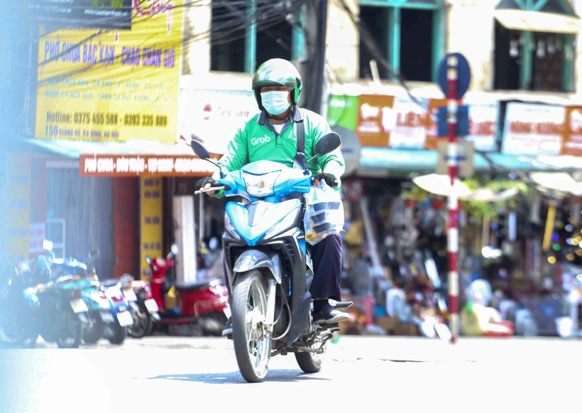 Bắc Bộ và Bắc Trung Bộ nắng mạnh vào trưa chiều với nền nhiệt phổ biến cao nhất từ 26-29 độ C. ( Ảnh: Tuấn Đức/TTXVN)