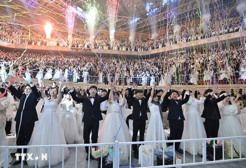 Một đám cưới tập thể tại Seoul, Hàn Quốc. (Ảnh: AFP/TTXVN)