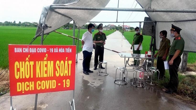 Ngày 1/8, thôn Bùi, xã Hòa Tiến, huyện Hưng Hà, tỉnh Thái Bình được phong tỏa để phòng chống dịch. (Ảnh: Thế Duyệt/TTXVN)
