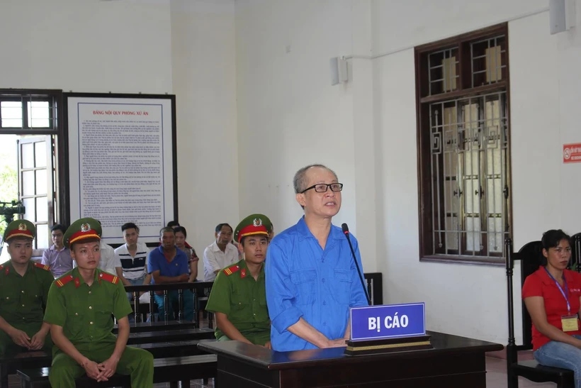 Bị cáo Nguyễn Văn Nghiêm khai nhận toàn bộ hành vi phạm tội tại phiên tòa. (Ảnh Vũ Hà/TTXVN)