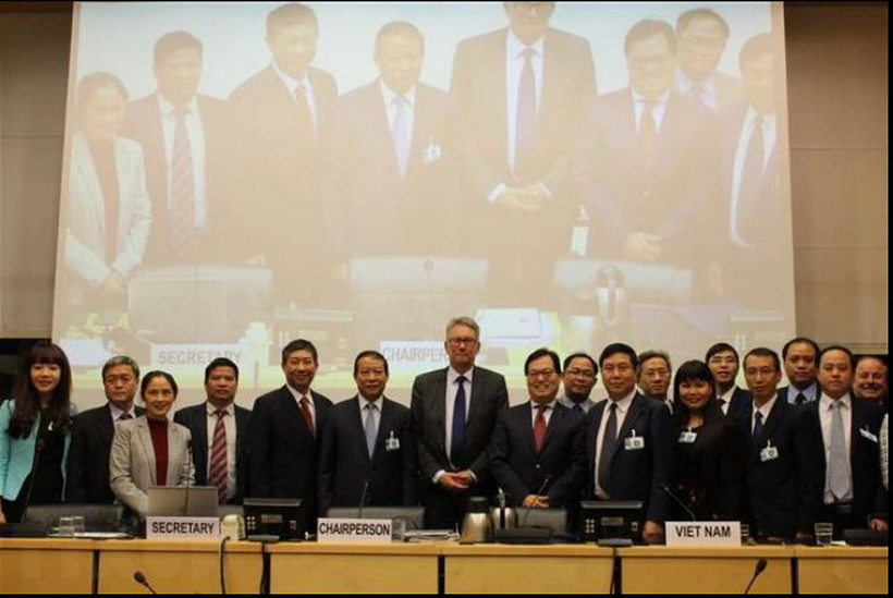 Đoàn công tác liên ngành của Việt Nam tham gia trình bày và trao đổi về Báo cáo quốc gia lần thứ nhất về thực thi Công ước Chống tra tấn tại Geneva, Thụy Sĩ. (Ảnh: Hoàng Hoa/TTXVN)