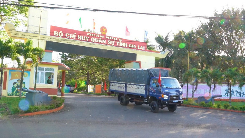 Lễ xuất quân lên đường làm nhiệm vụ của Đội K52. (Ảnh: Quang Thái/TTXVN)