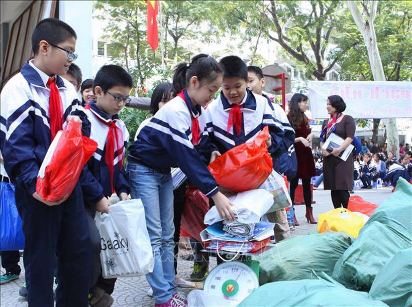 Học sinh thực hiện phong trào kế hoạch nhỏ. (Ảnh: TTXVN)