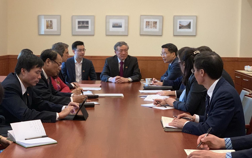 Ông Nguyễn Hòa Bình làm việc với Tòa Án Phúc thẩm Hoa Kỳ-Khu vực quận Columbia. (Ảnh Đặng Huyền/TTXVN)