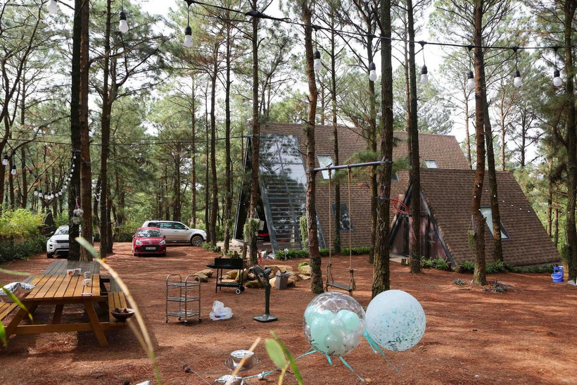 Một công trình thuộc diện sai phạm tại xã Minh Phú, huyện Sóc Sơn vẫn chưa được tháo dỡ - ảnh chụp sáng 13/11/2018. (Ảnh: Thành Đạt/TTXVN)